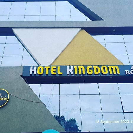 Hotel Kingdom Gandhinagar Dış mekan fotoğraf