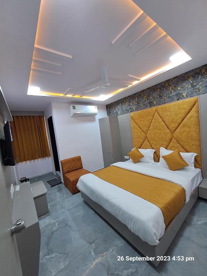 Hotel Kingdom Gandhinagar Dış mekan fotoğraf
