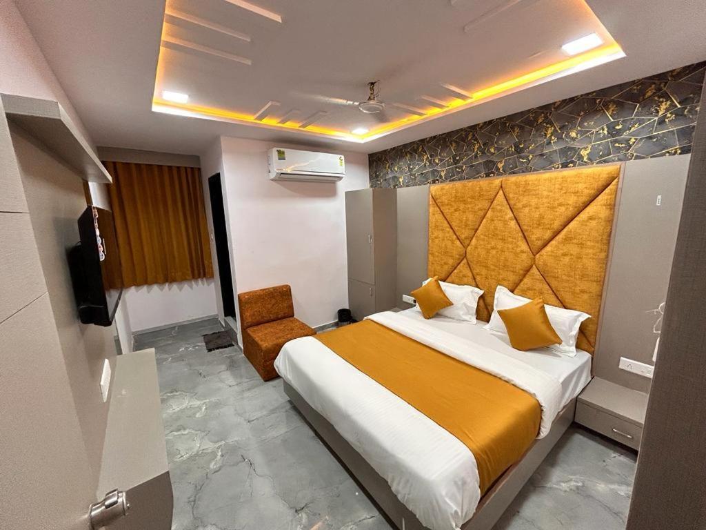 Hotel Kingdom Gandhinagar Dış mekan fotoğraf
