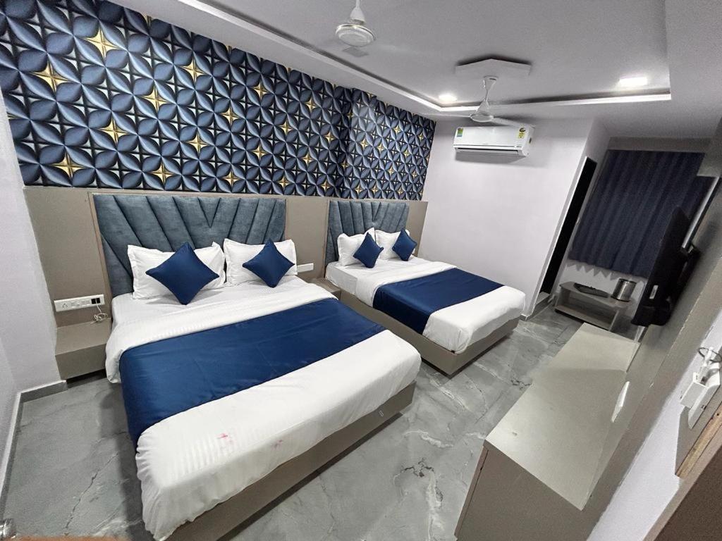 Hotel Kingdom Gandhinagar Dış mekan fotoğraf
