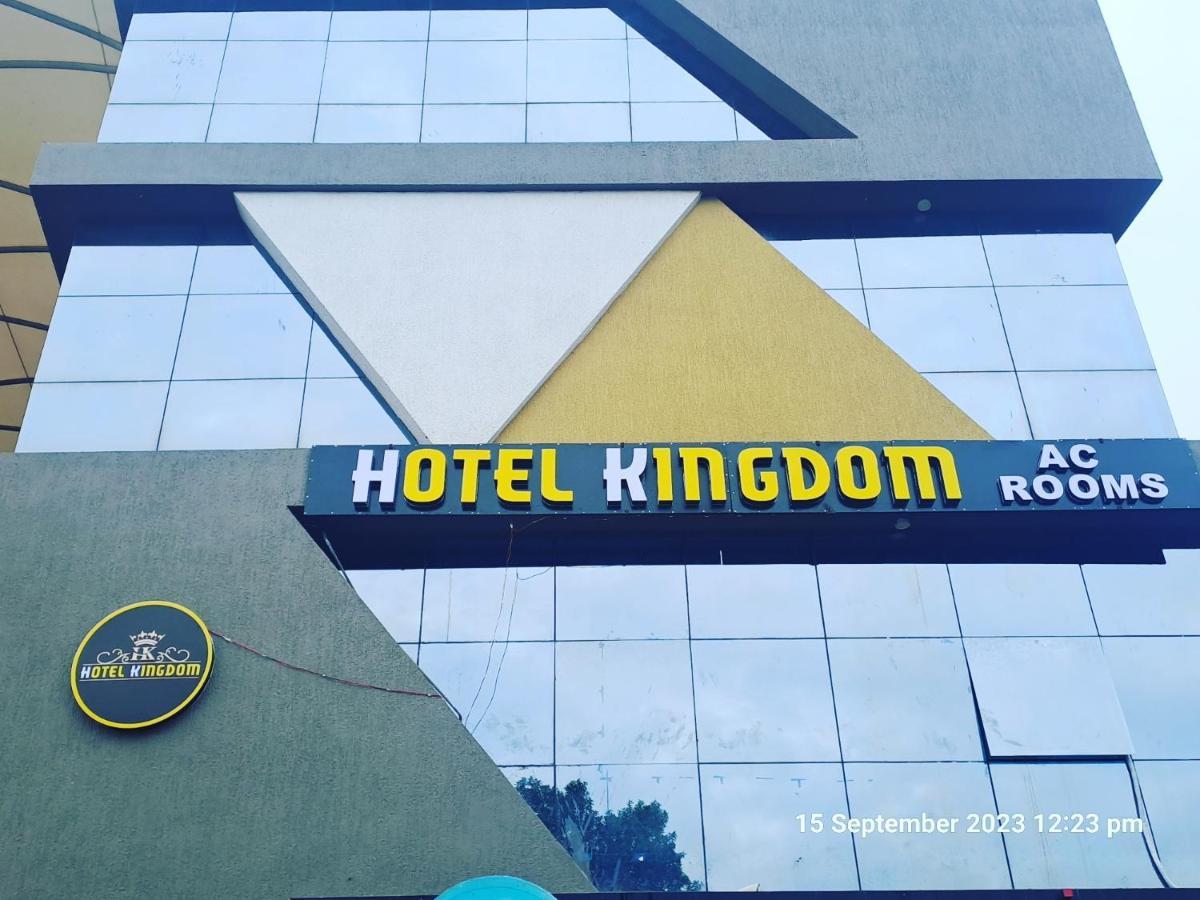 Hotel Kingdom Gandhinagar Dış mekan fotoğraf